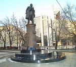 Памятник В.Г.Шухову в Москве