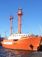 Плавучий маяк «Ирбенский» стал новым экспонатом Музея Мирового океана