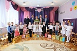 Воспитанники специализированного детского сада Усинска получили в подарок книги. 2